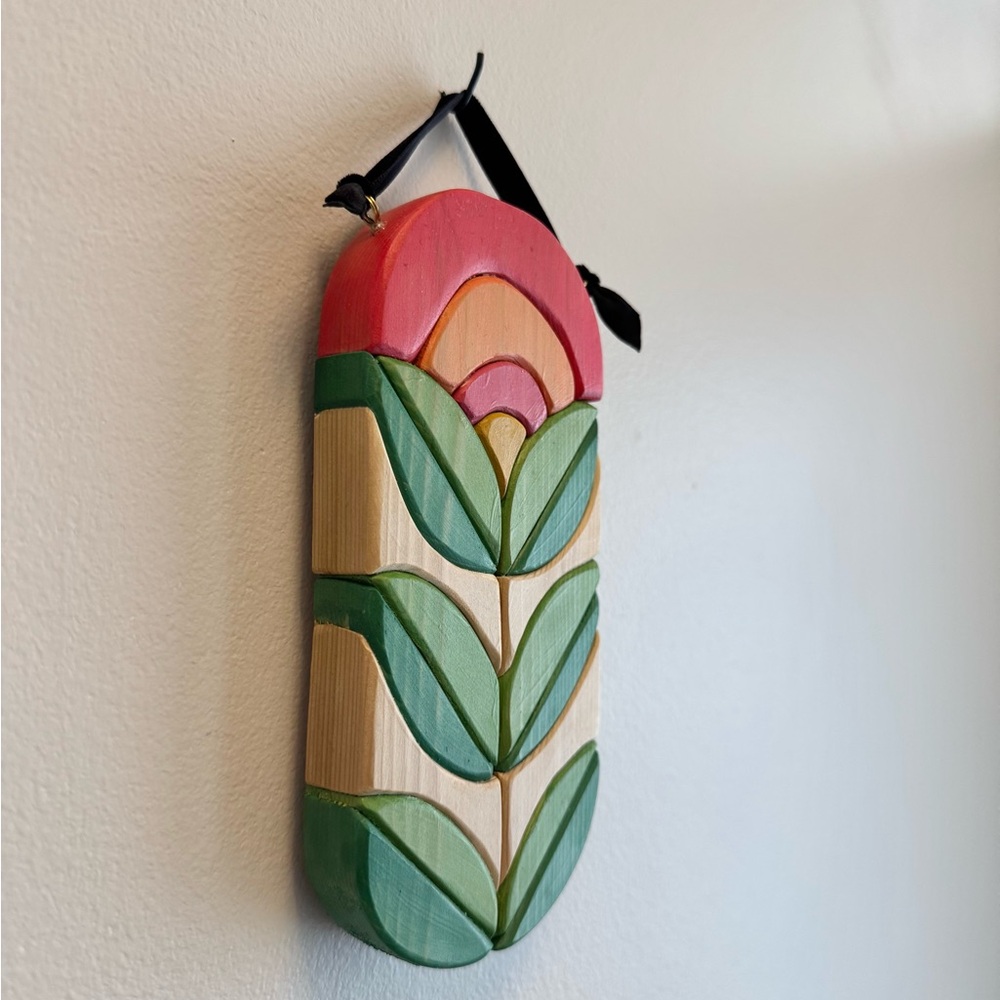 MCM Floral Wall Hanging Decor - Picture 2 of 4